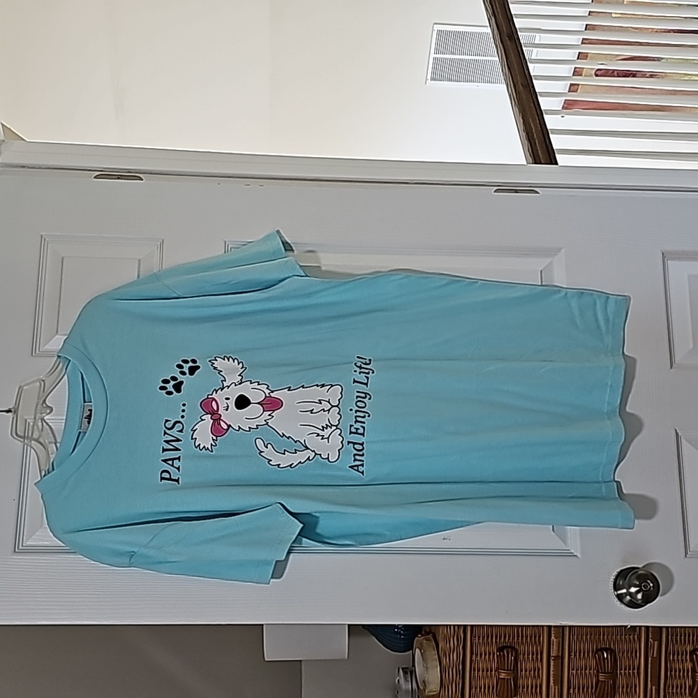 Cute oversized night shirt medium